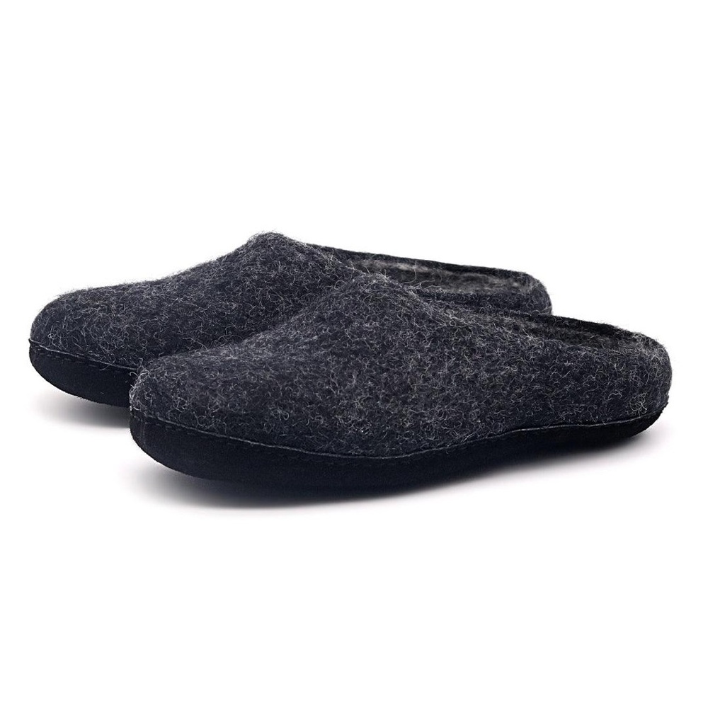 Nootkas Charcoal Gray Slip-On Loafers with Cozy Wool Material - Picture 2 of 8